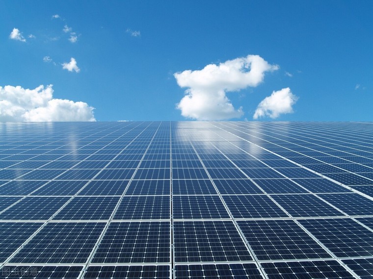 建50畝光伏發(fā)電需要投資多少錢(qián)，3mw光伏投資要多少