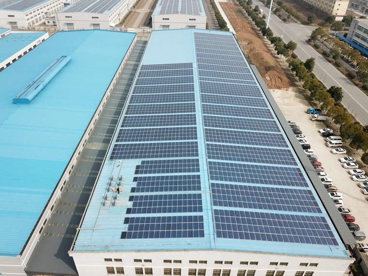 太陽能板的工作原理是怎樣的，太陽能發(fā)電板是什么原理